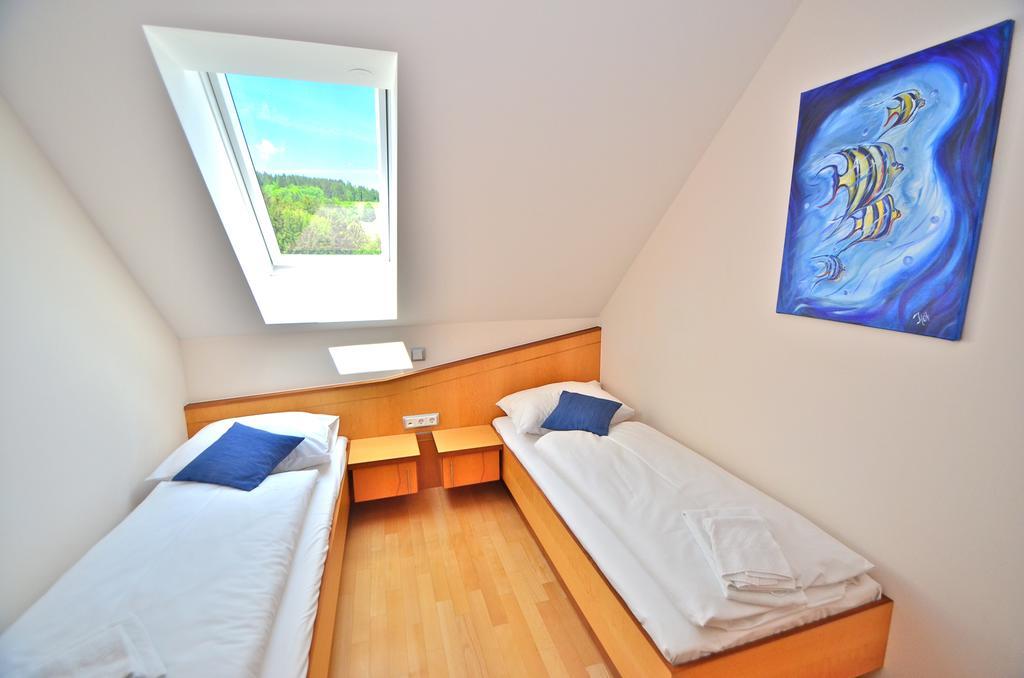 Hotel G.H. Knoll "Proellhofer" Cafe Bar Hills Fladnitz an der Teichalm Pokoj fotografie