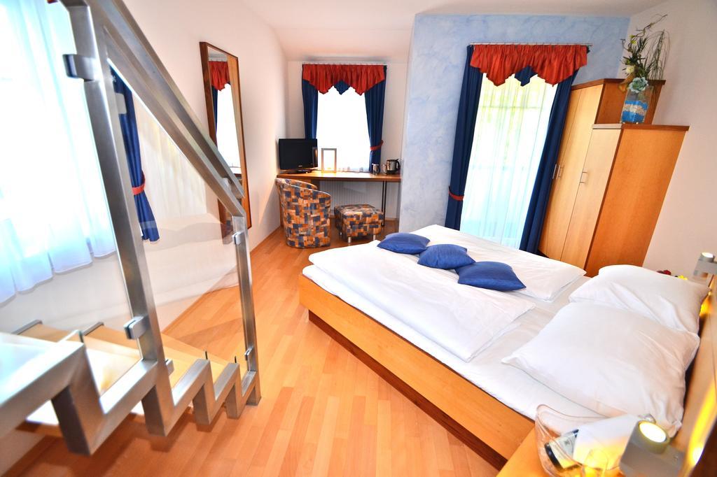 Hotel G.H. Knoll "Proellhofer" Cafe Bar Hills Fladnitz an der Teichalm Pokoj fotografie